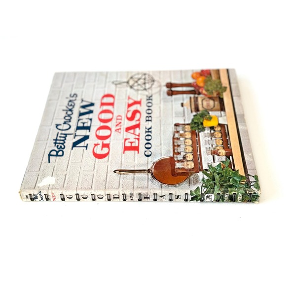 Vintage 1962 Betty Crocker Cookbook: Good and Easy Recipes - Picture 4 of 10